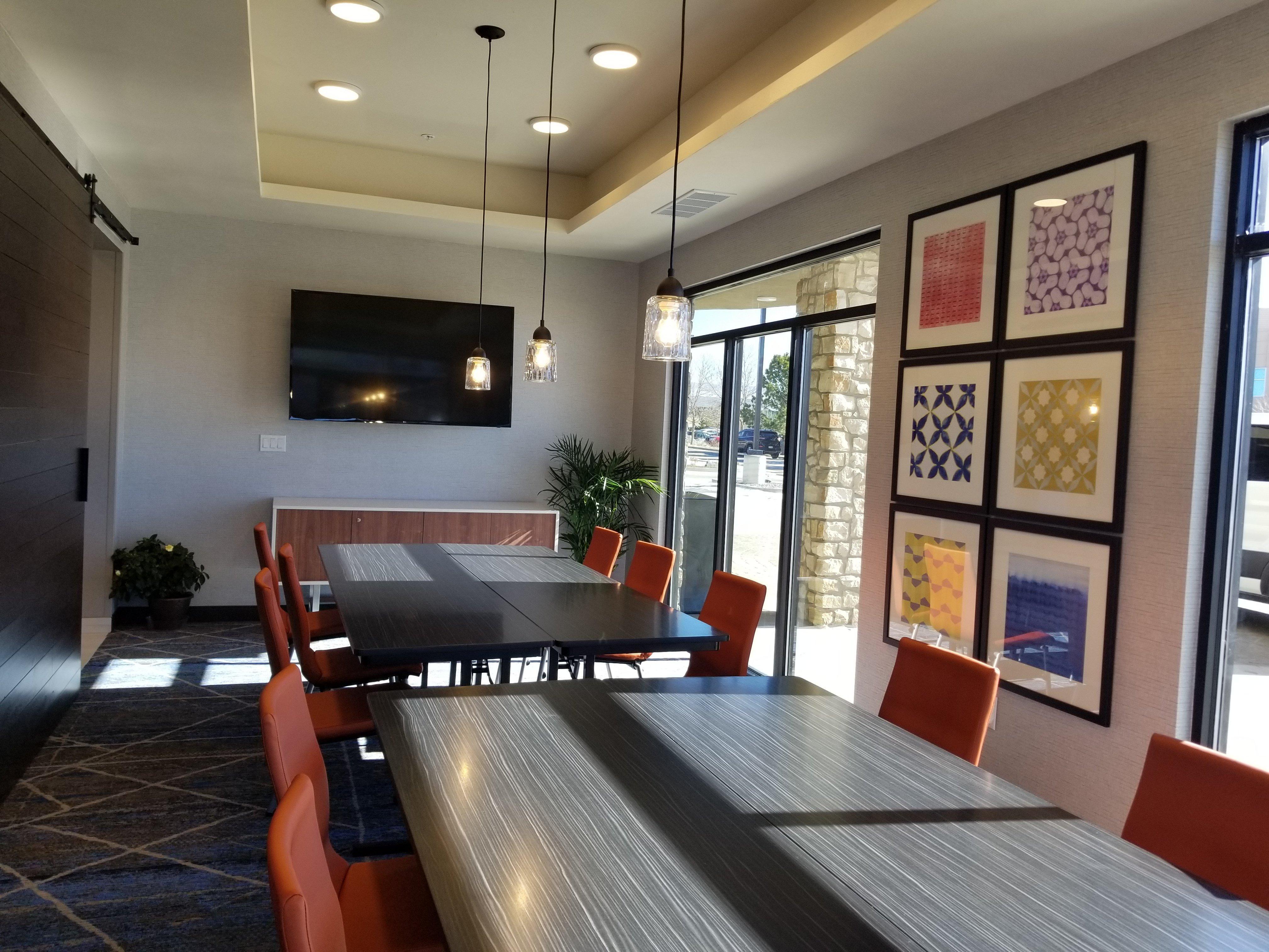 Holiday Inn Express & Suites - Colorado Springs Afa Northgate By Ihg Exteriör bild