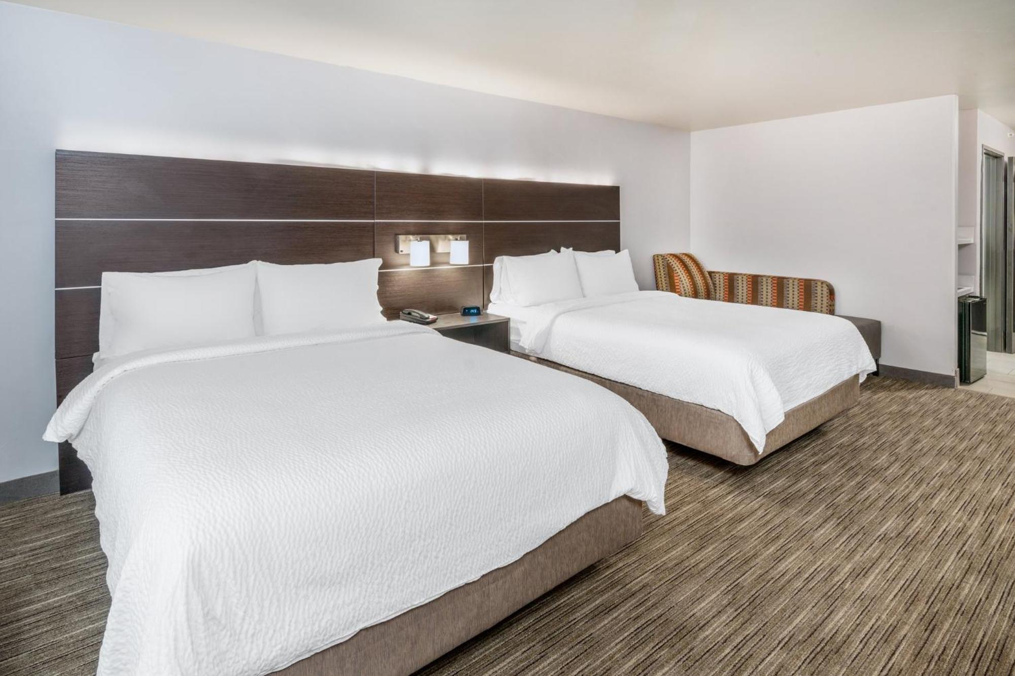 Holiday Inn Express & Suites - Colorado Springs Afa Northgate By Ihg Exteriör bild