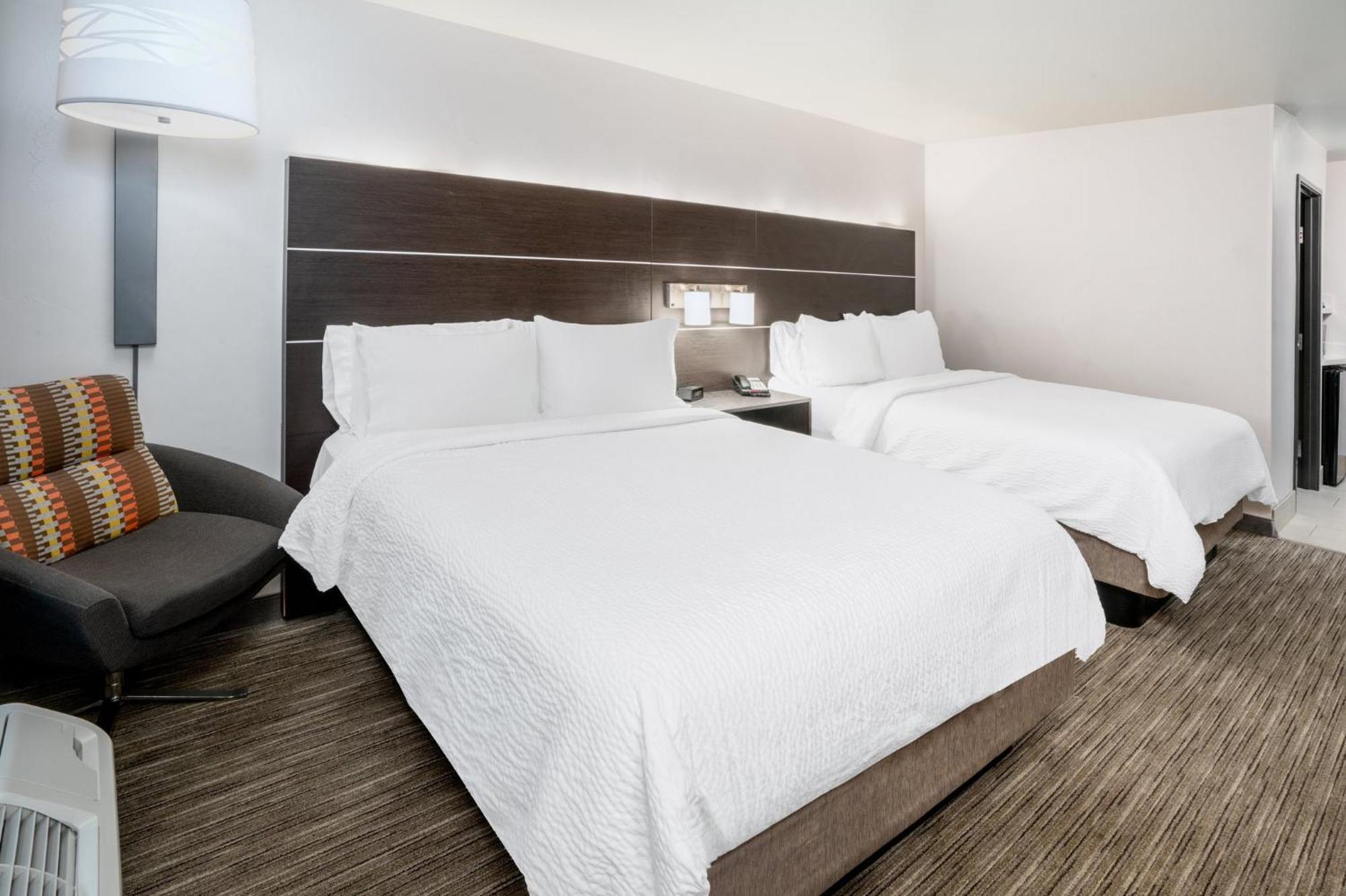 Holiday Inn Express & Suites - Colorado Springs Afa Northgate By Ihg Exteriör bild