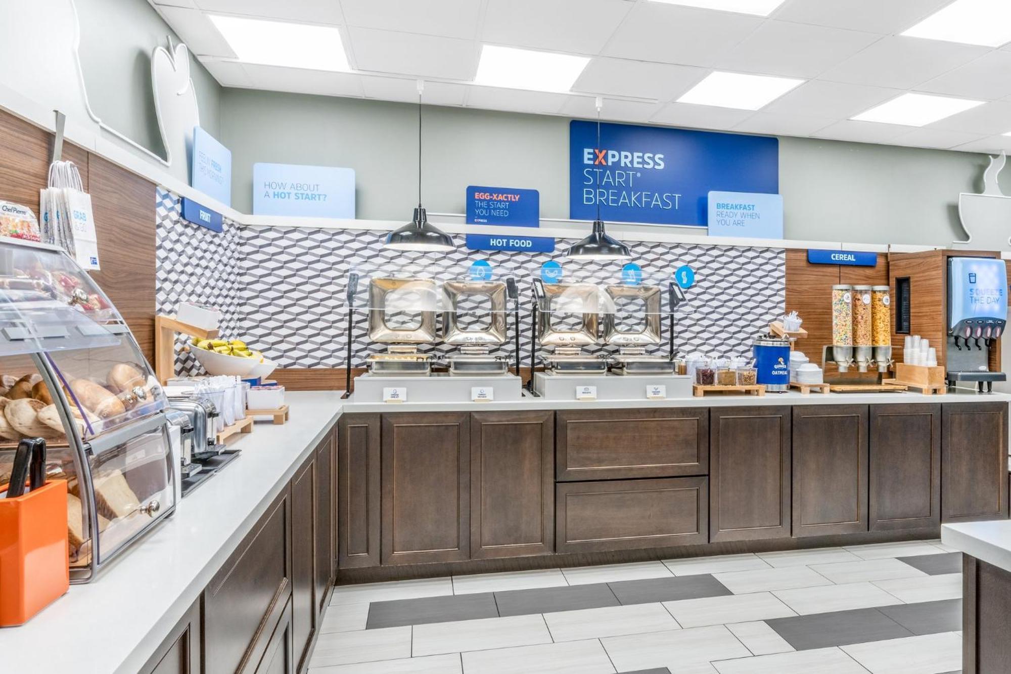 Holiday Inn Express & Suites - Colorado Springs Afa Northgate By Ihg Exteriör bild