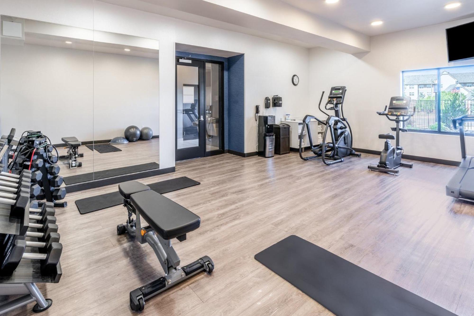 Holiday Inn Express & Suites - Colorado Springs Afa Northgate By Ihg Exteriör bild