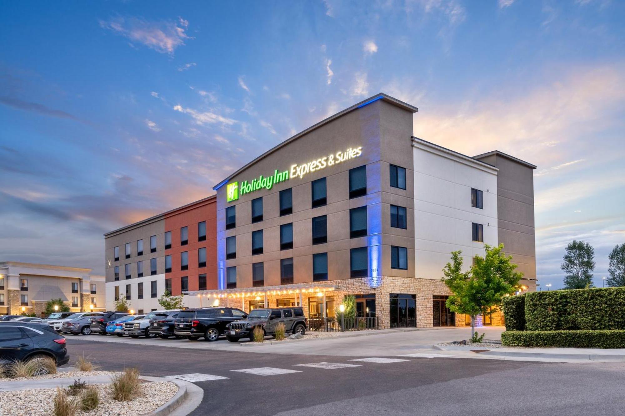 Holiday Inn Express & Suites - Colorado Springs Afa Northgate By Ihg Exteriör bild