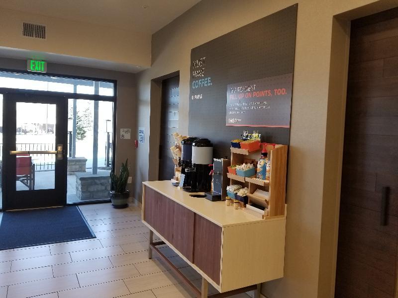 Holiday Inn Express & Suites - Colorado Springs Afa Northgate By Ihg Exteriör bild